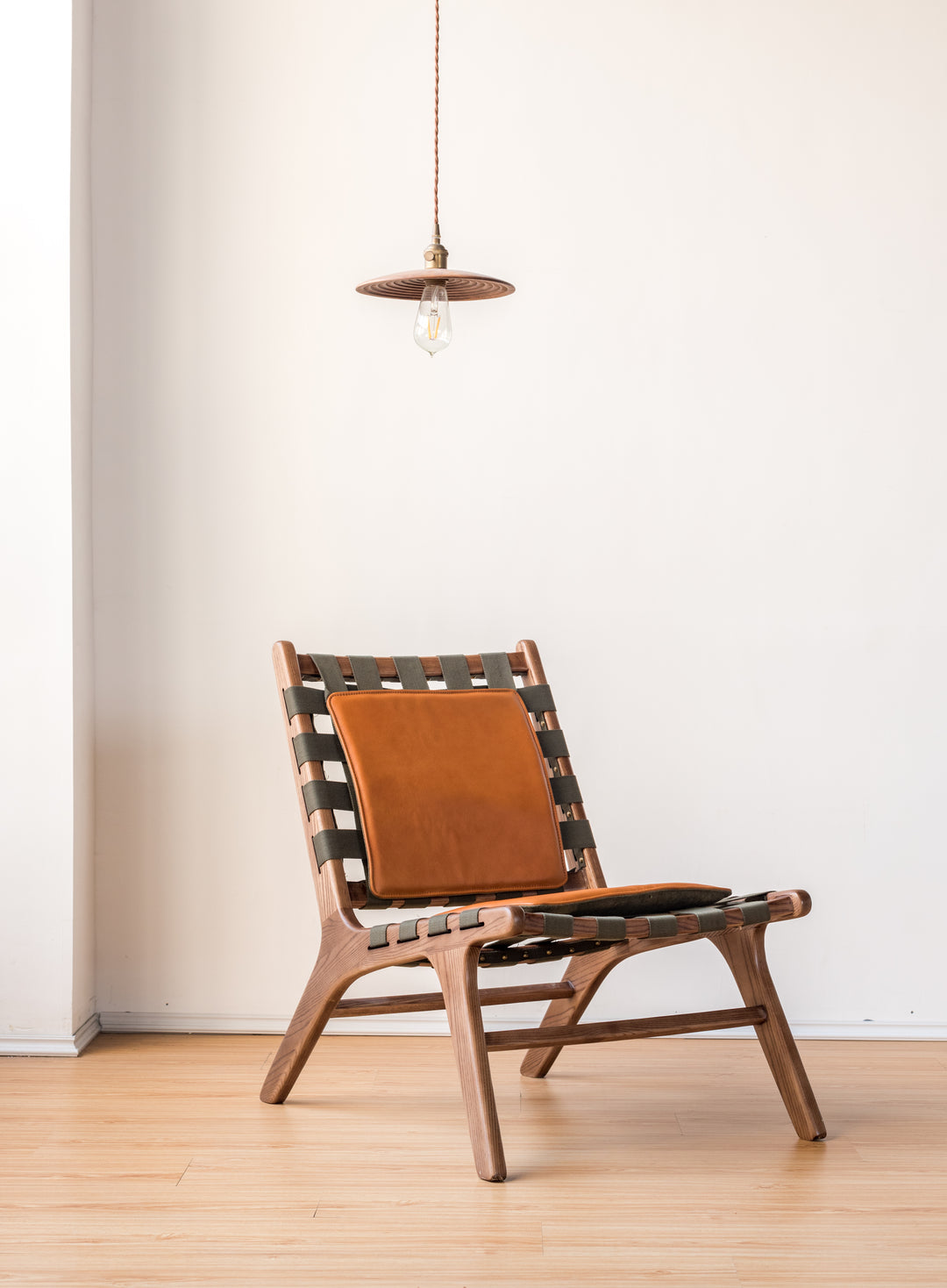 Chaise Lounge Ians , frêne massif , cuir véritable, toile - Fainko