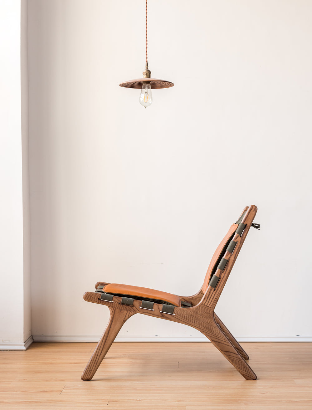 Chaise Lounge Ians , frêne massif , cuir véritable, toile - Fainko