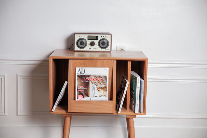 Table de chevet porte-revue Sazine en bois de Cerisier - Fainko