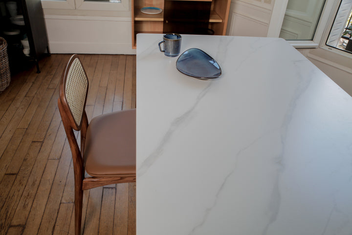 Table Thomasso en pierre frittée et bois massif - Fainko